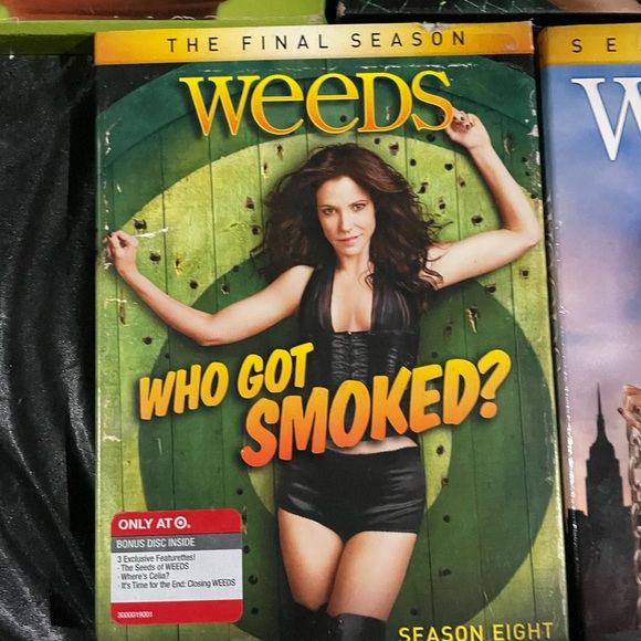Weeds Season Two DVD - Picture 4 of 9